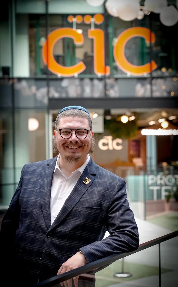 Przy wejściu do przestrzeni CIC