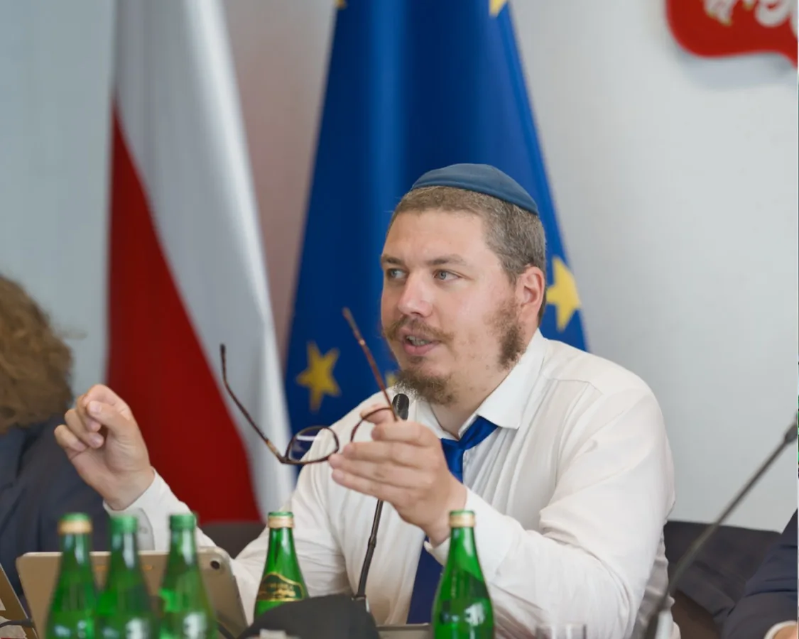 Prowadzenie debaty na żywo w Sejmie RP